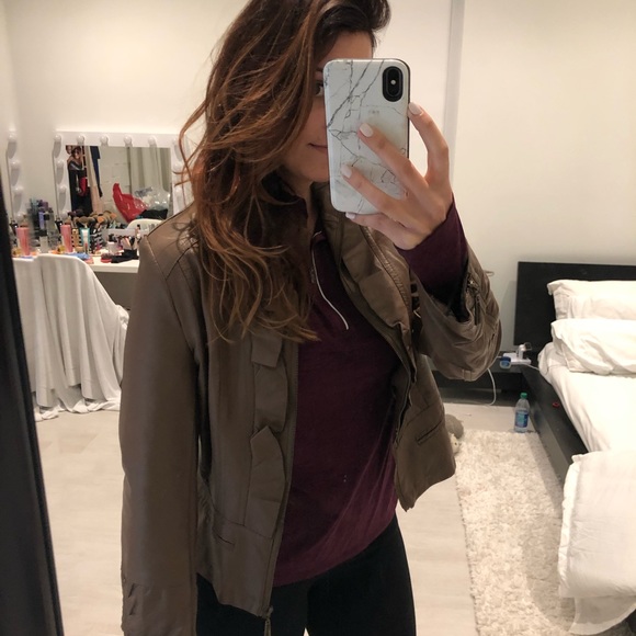 ✨Brown Ruffled Jacket - Picture 6 of 6